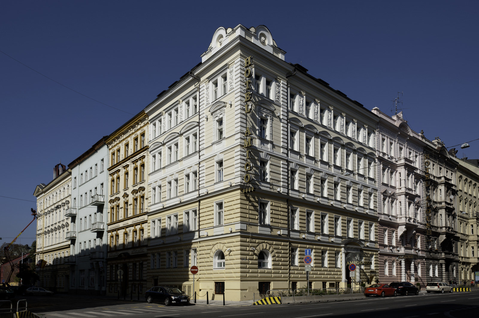 Amigo City Centre Hotel