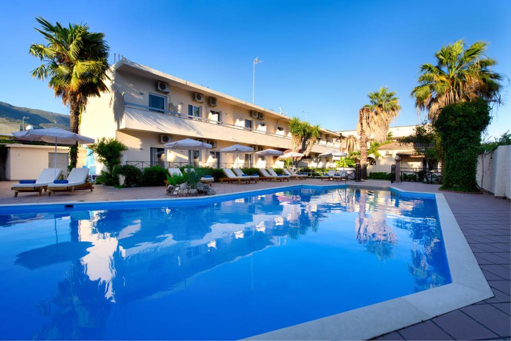 Ipsos di Mare - adults only