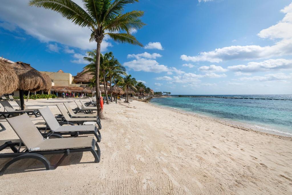 Catalonia Yucatan Beach
