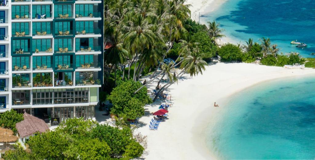 ARENA BEACH HOTEL 4*