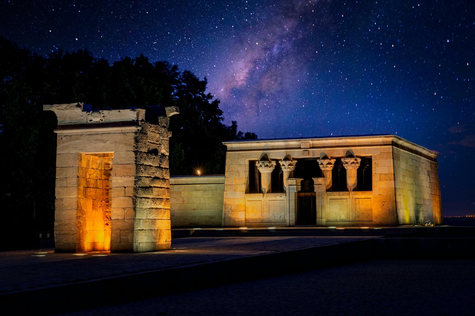 <p>Prima colazione. In mattinata visita alla Grande ed alla Vecchia diga, al Tempio di Philae e all`obelisco incompiuto.&nbsp;Pranzo&nbsp;e nel pomeriggio escursione in feluca sul Nilo.&nbsp;Cena&nbsp;e pernottamento a bordo.<strong>&nbsp;</strong></p>