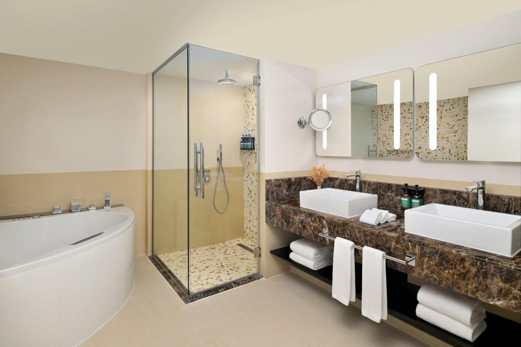 Crowne Plaza Muscat by IHG